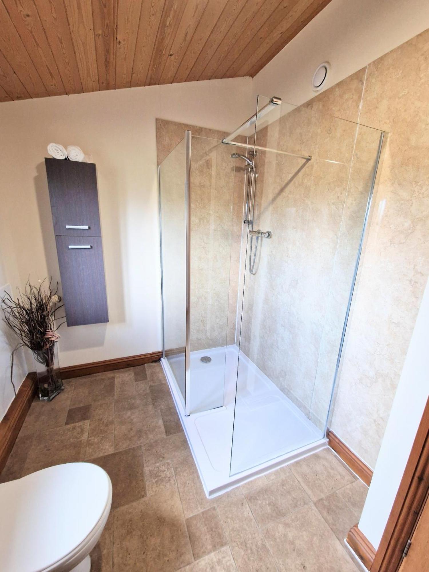 Ochil 8 With Private Hot Tub - Fife - Loch Leven - Lomond Hills Villa Kelty Kültér fotó